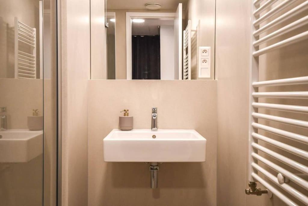 Skypark Luxury With Skyline View & Free Parking Pressburg
